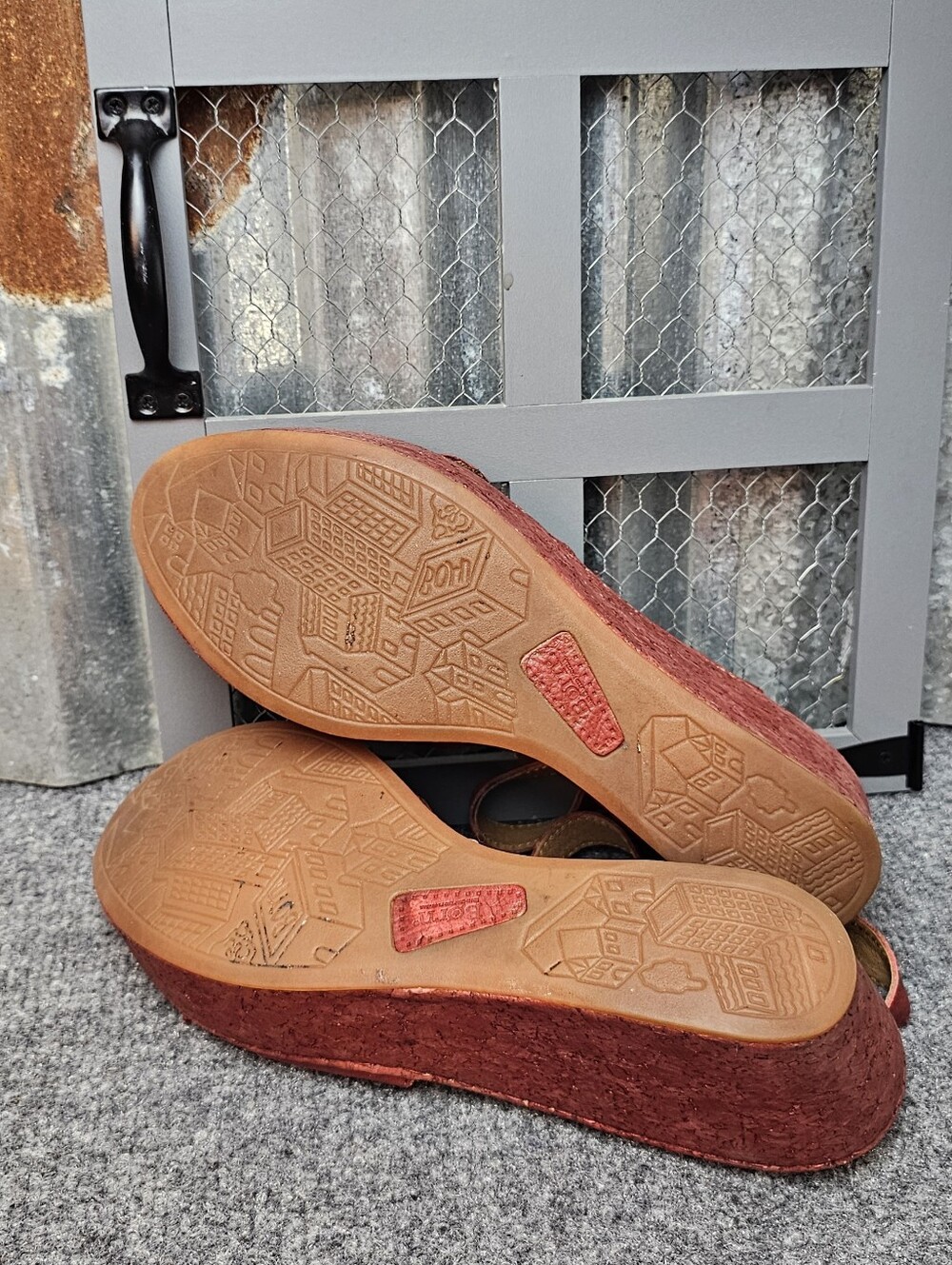 Børn Red Leather Cork Wedge Sandals - Ultimate Summer Comfort! - Picture 5 of 7